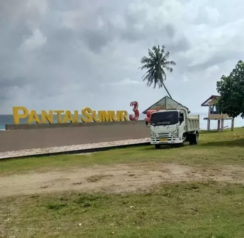 pantai-sumur-3-ie-meulee.webp